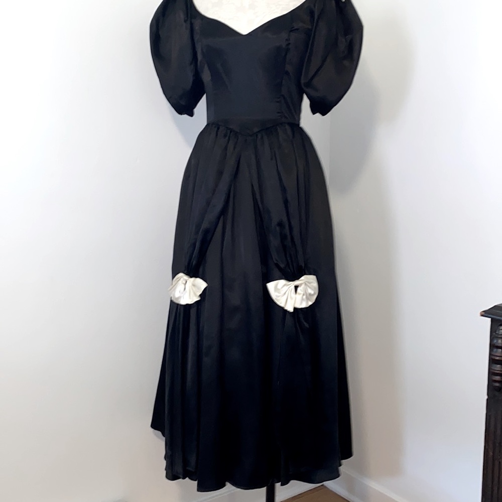 GUNNE SAX 80’s REAL DEAL size 6? Junior 10? Black satin STUNNER 🤩 Tea Length
